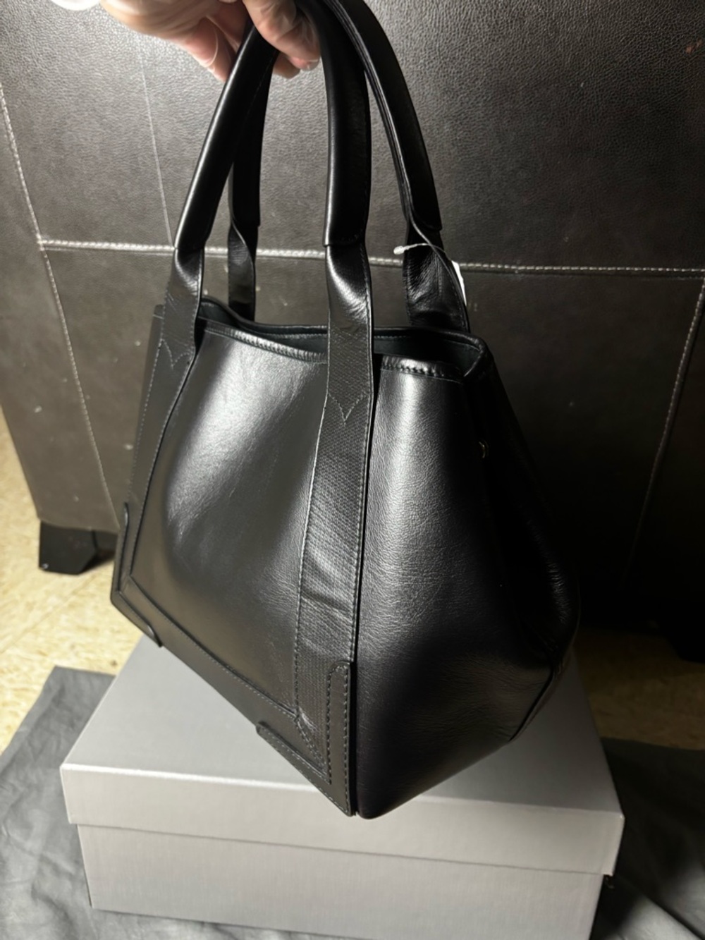 Balenciaga Black Leather Tote with Removable Zip Pouch - Picture 5 of 9